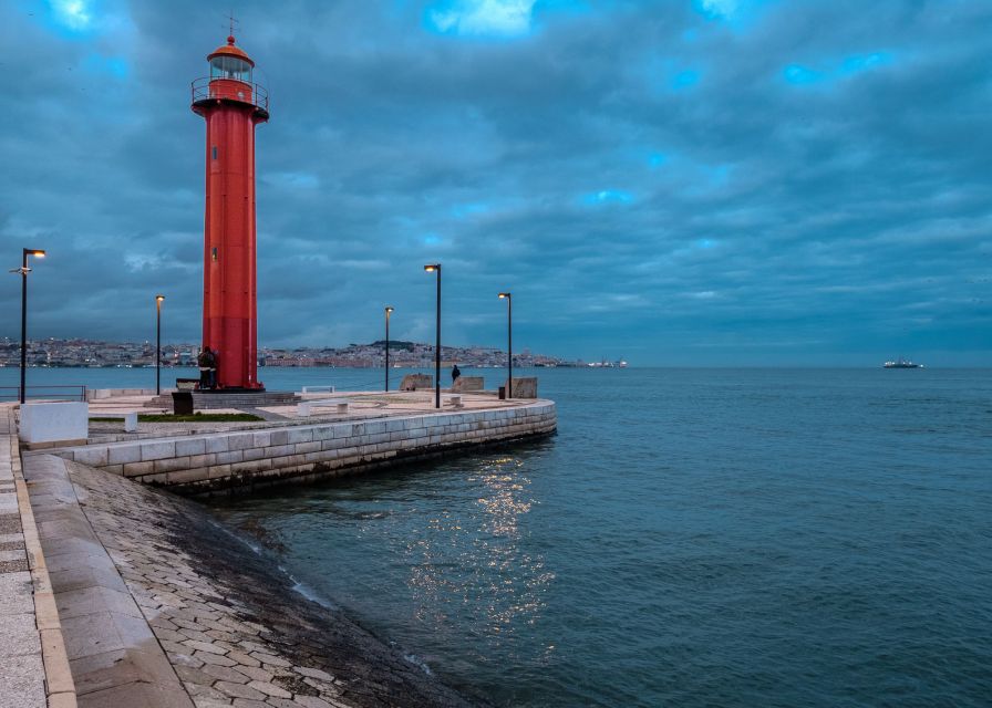 Lisbon: Private Cacilhas and Almada Walking Photo Tour - Connecting With Local Culture