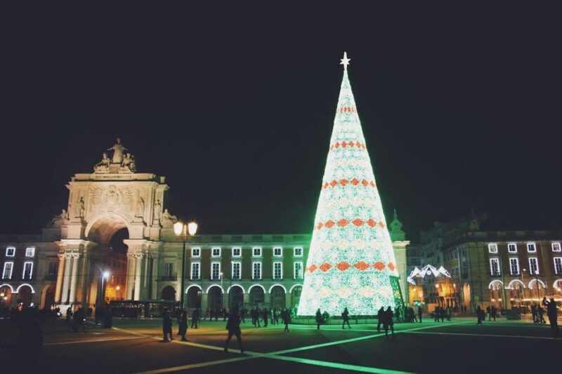Lisbon: Private Christmas Lights Tour by Eco Tuk Tuk - Why Choose a Tuk Tuk Tour During Christmas?