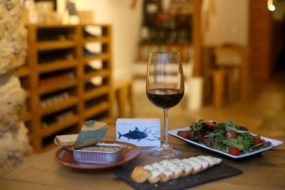 Lisbon: Private Food & Wine City Tour by Eco Tuk Tuk - Food and Wine Experience