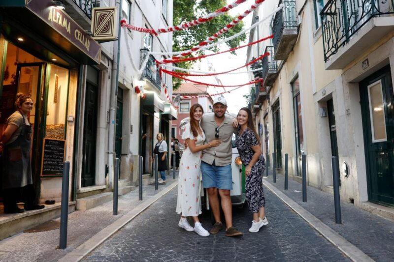 Lisbon: Private Guided Tour by Electric Tuk Tuk - FAQ