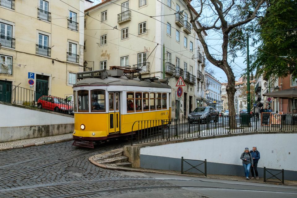 Lisbon: Private Morning Light Photography Tour - Miradouro Da Graça