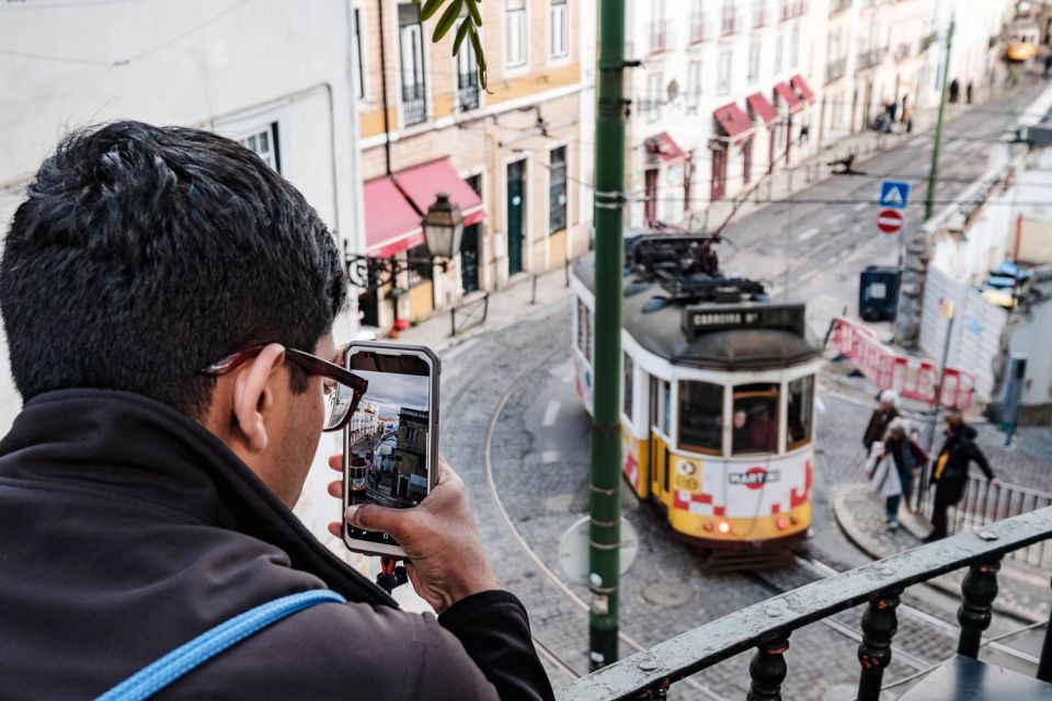 Lisbon: Private Morning Light Photography Tour - Rua Das Escolas Gerais