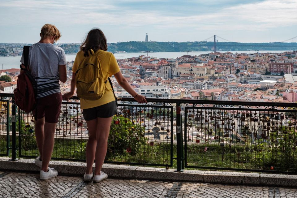 Lisbon: Private Morning Light Photography Tour - Alfama and Miradouro De Santa Luzia