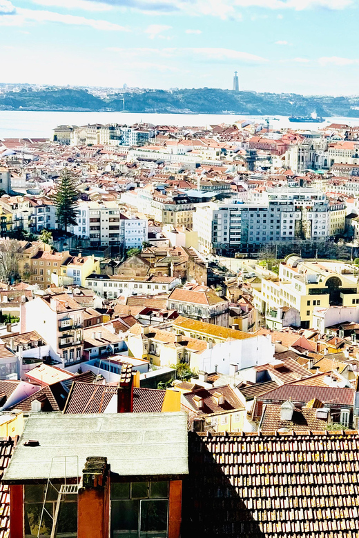 Lisbon: Private Old Town Tuk Tuk Tour - Why travelers love this tour