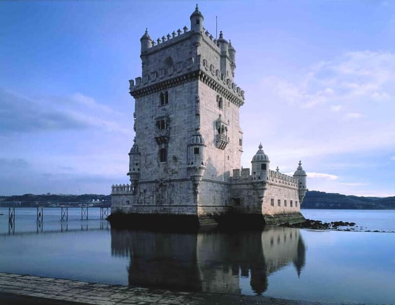 Lisbon: Private Tagus River Cruise with Drinks - What Makes the Experience Special