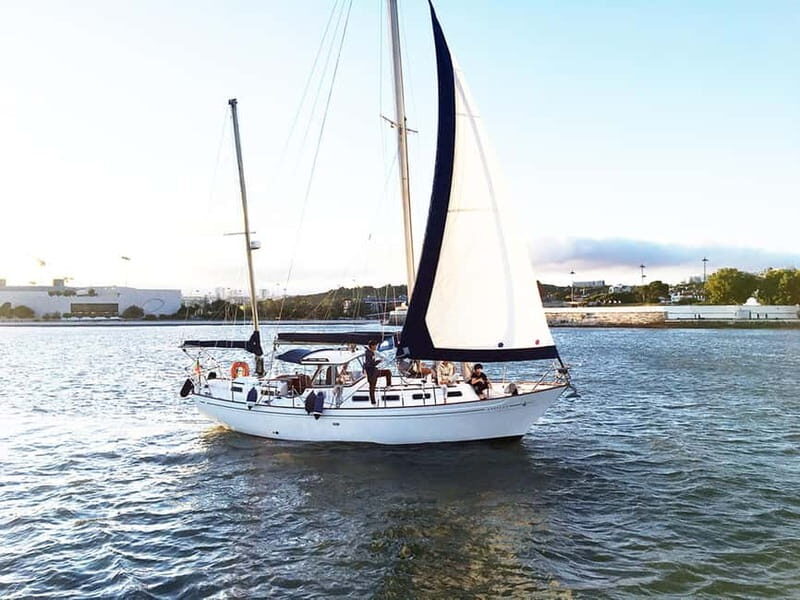 Lisbon: Private Tagus River Cruise with Drinks - FAQs