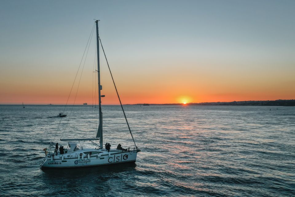 Lisbon: Private Tagus River Yacht Tour - Sunset Viewing