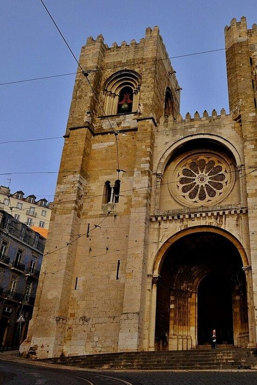 Lisbon: Private Tour by Tuk Tuk - Key Points