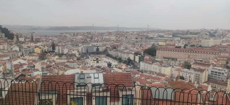 Lisbon: Private Tuk Tuk City Tour with Local Driver - Key Points  