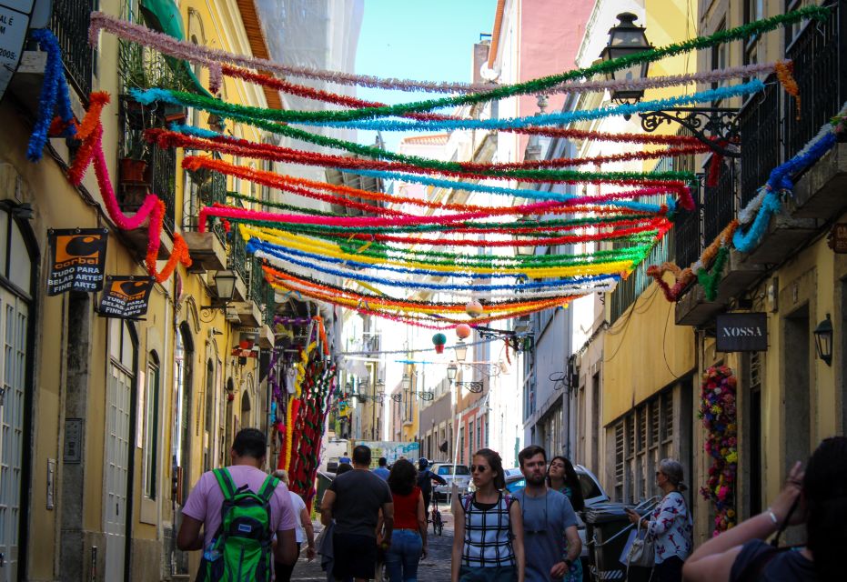 Lisbon: Private Tuk Tuk Tour of the Historic Neighbourhoods - Key Points