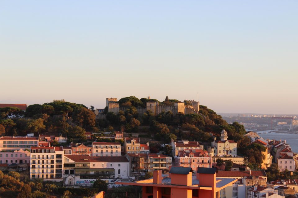 Lisbon: Private Tuk Tuk Tour of the Historic Neighbourhoods - Tour Highlights