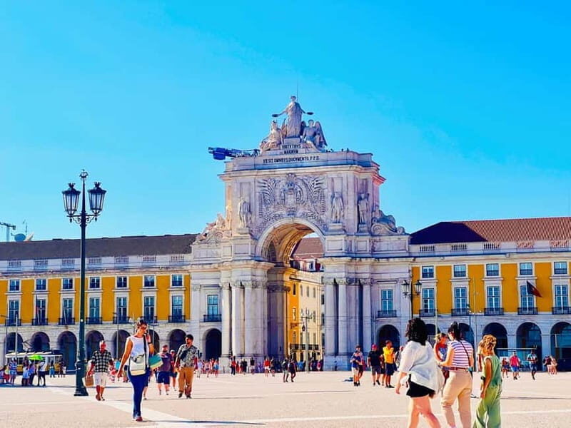 Lisbon: Private Tuk Tuk Tour with Polaroid Photos - Key Points