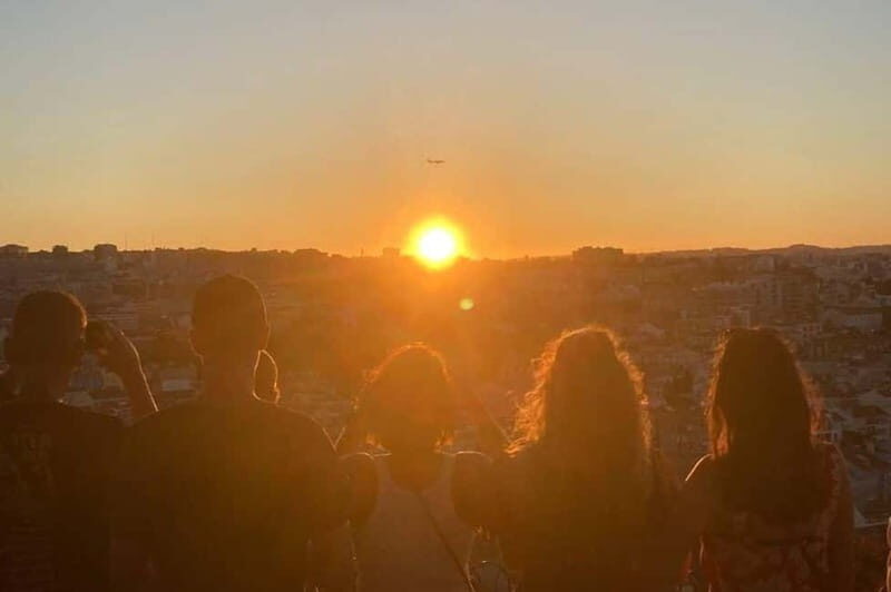 Lisbon: Private Tuk Tuk Tour with Professional Guide - Key Points