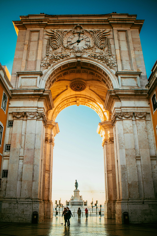 Lisbon: Private TukTuk Tour - Key Points