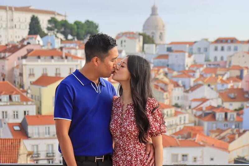 Lisbon: Pro Photoshoot in Alfama, the oldest neighborhood - FAQs