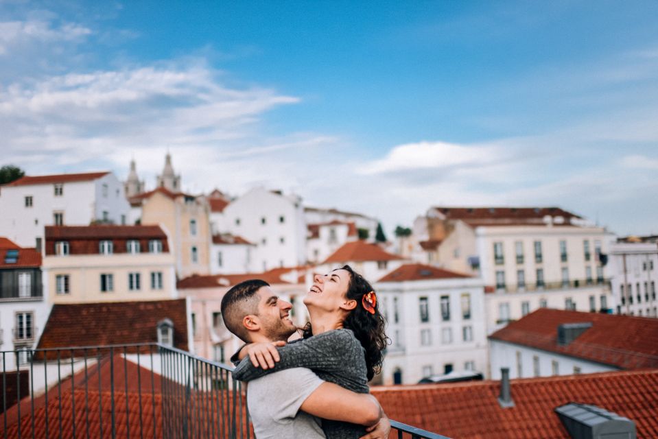Lisbon: Professional Photoshoot at Alfama - Tailored Photoshoot Experience