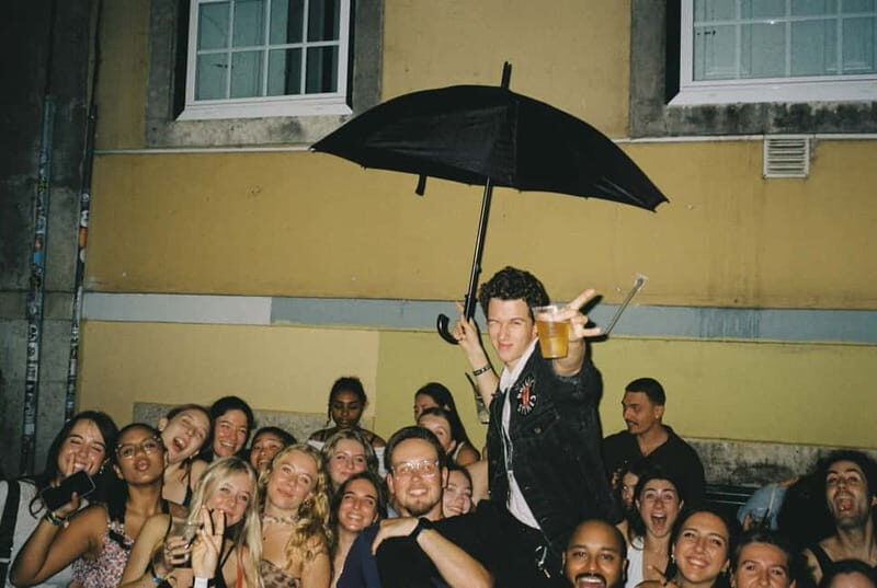 Lisbon Pub Crawl with Free Drinks - An Honest Look at the Lisbon Pub Crawl
