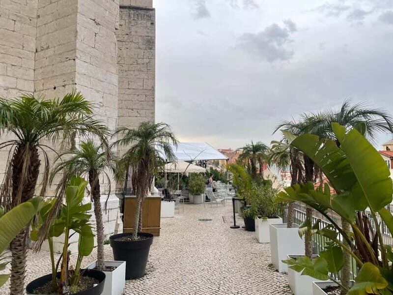Lisbon : Rooftop Revelry: Sky Tour with 6 Rooftops & Drinks - FAQs