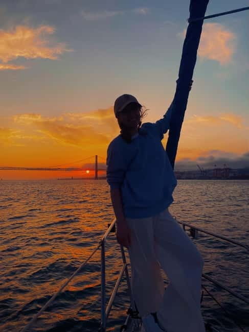 Lisbon: Sailboat Tour along the Coast,Sunset & Tasting - Key Points