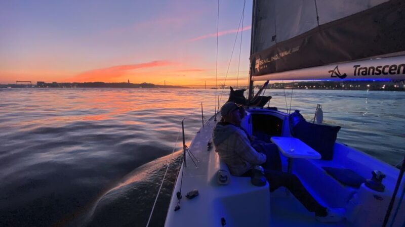 Lisbon: Sailboat Tour w/ Local Guide and Open Bar Green Wine - Practical Tips for Your Sailboat Tour