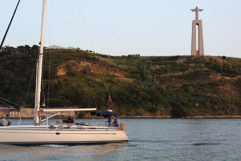 Lisbon: Sailing Boat Tour with Drinks - Key Points