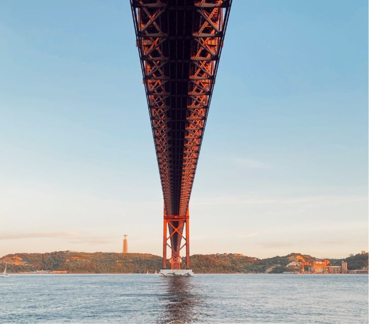 Lisbon: Sailing Romantic Sunset With Overnight and Meals - Dinner Choices Onboard