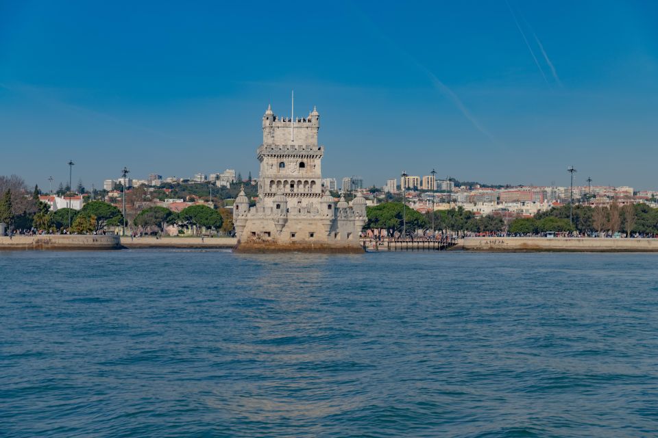 Lisbon: Sailing Tour in Tagus River | Private - Exclusions