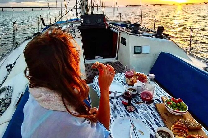 Lisbon Sailing Yatch Party Rentals (4:30 H) With Host, F & D - Booking Information and Policies