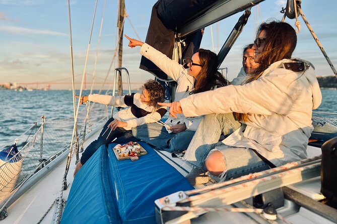 Lisbon Sailing Yatch Party Rentals (4:30 H) With Host, F & D - What to Expect