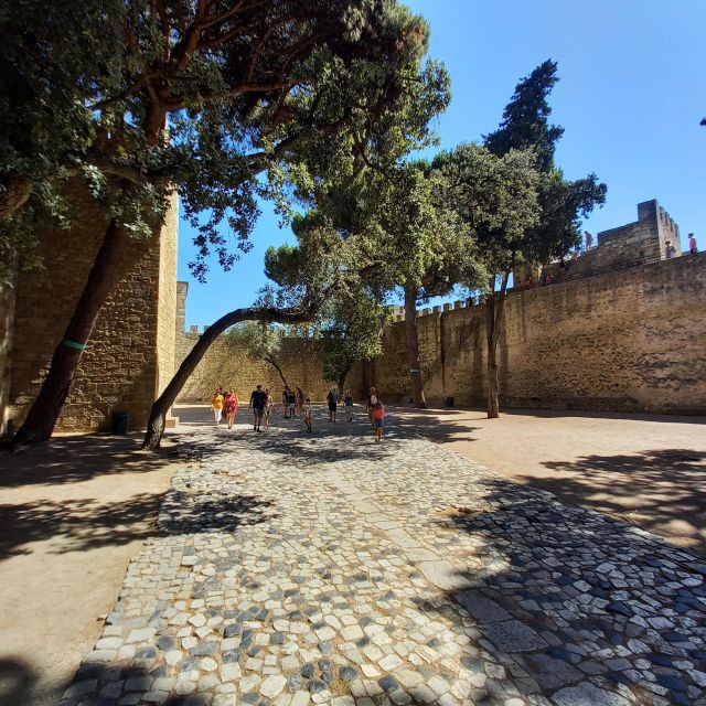 Lisbon: São Jorge Castle Skip-The-Line Entry With Audioguide - Historical Significance of the Castle