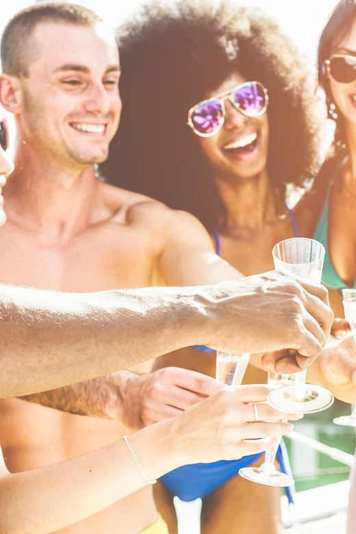 Lisbon: Sightseeing Cruise with Open Bar, DJ & Swim Stop - FAQ