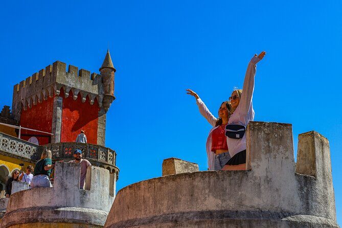 Lisbon: Sintra, Pena Palace, Nazaré & Fátima Small Group Tour - FAQ