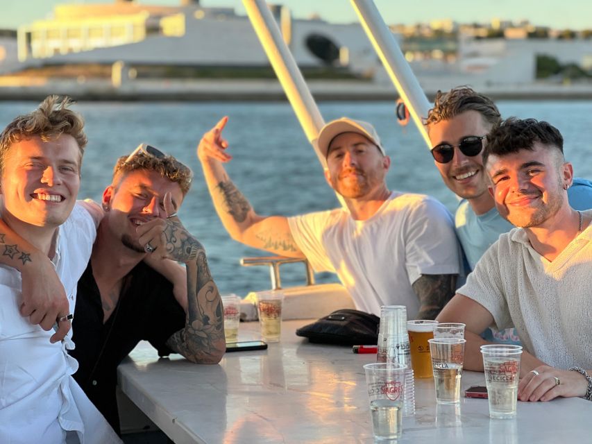Lisbon: Splash Boat Party, the Only All Inclusive Party - Cuisine and Refreshments