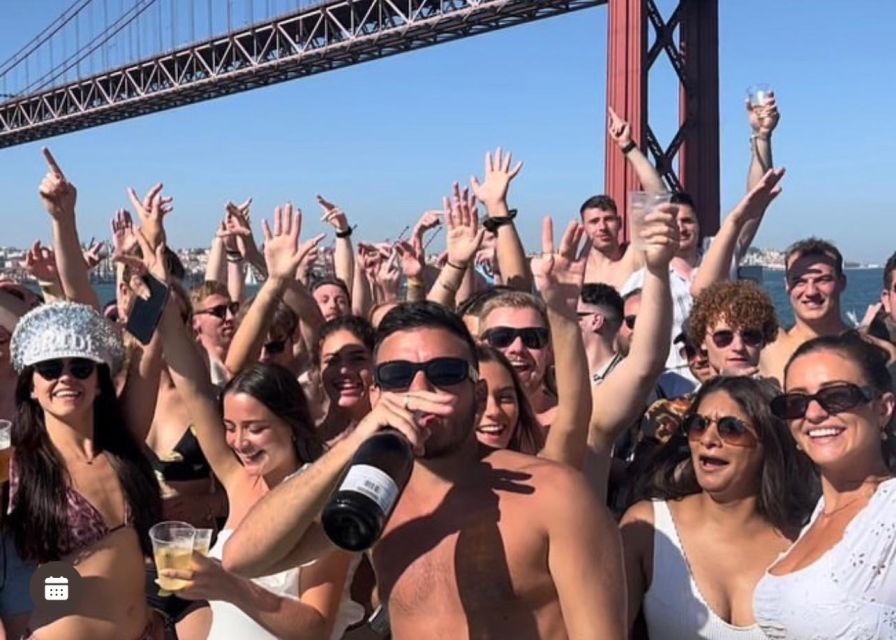 Lisbon: Splash Boat Party, the Only All Inclusive Party - Meeting People