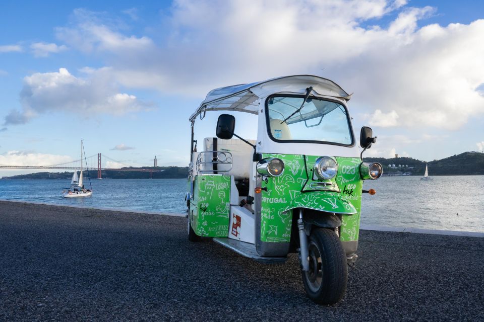 Lisbon Street Art: 2-Hour Tuk Tuk Tour - Interactive Art Activities