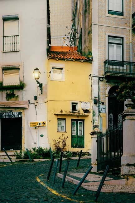 Lisbon: Street Photography Tour Sunrise or Sunset - Key Points