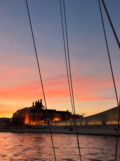 Lisbon: Sunset Boat Cruise Tour With Drinks - Customer Reviews and Ratings