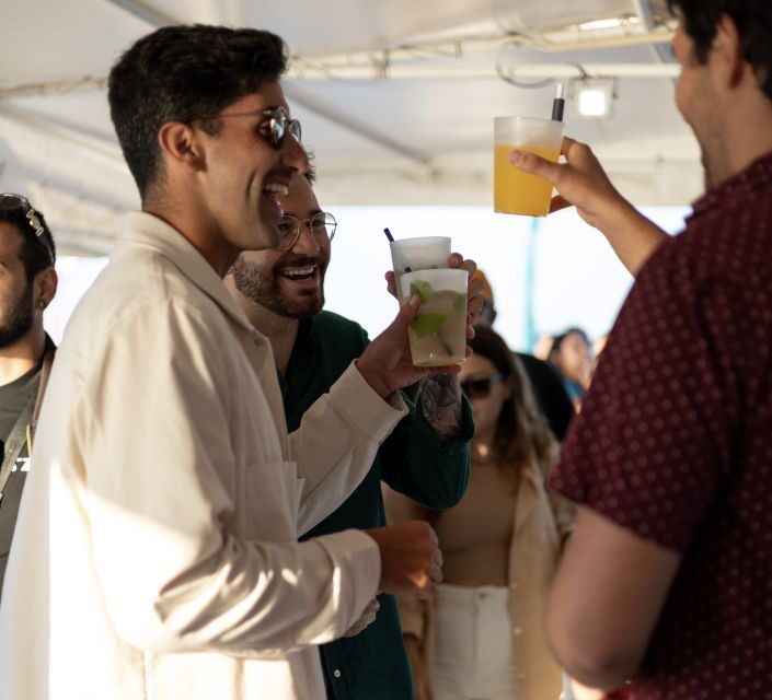 Lisbon: Sunset Boat Tour with Music and Drinks - FAQ
