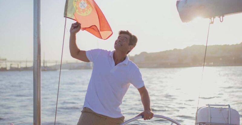 Lisbon: Sunset boat tour with wine - An In-Depth Look at the Experience