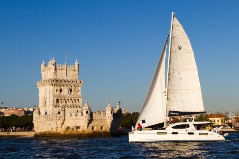 Lisbon: Sunset Catamaran Cruise, Music and Open Bar - FAQs