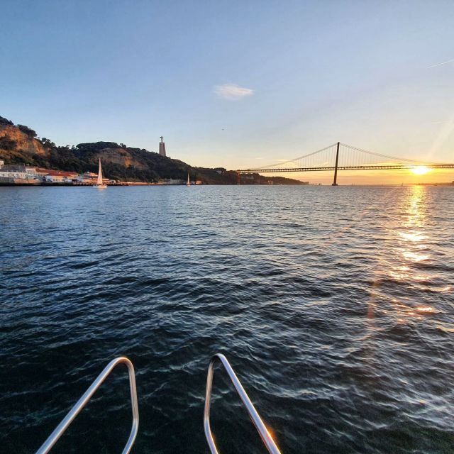 Lisbon: Sunset Catamaran Cruise With Welcome Drink - Activity Description