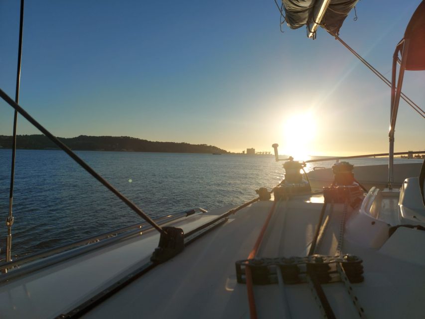 Lisbon: Sunset Catamaran Cruise With Welcome Drink - Inclusions