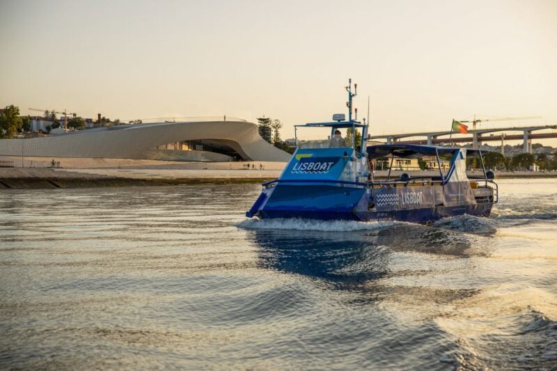 Lisbon: Sunset Cruise with Live DJ and Drinks - The Experience: A Closer Look