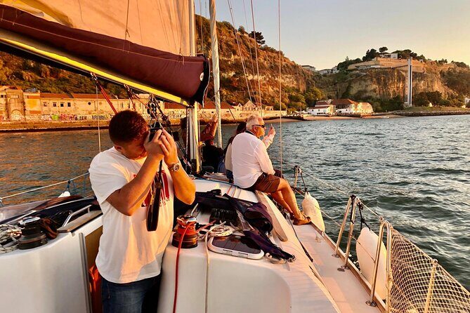 Lisbon Sunset Sailing Experience with Drinks - FAQ