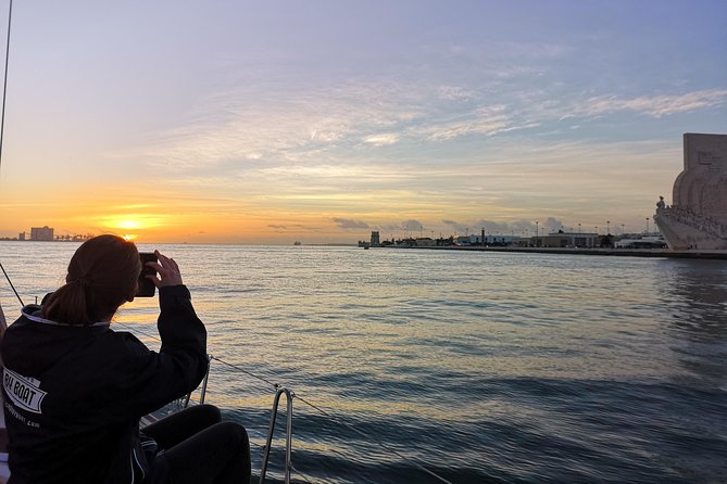 Lisbon Sunset Sailing Tour on Luxury Sailing Yacht With 2 Drinks - Reviews Highlights