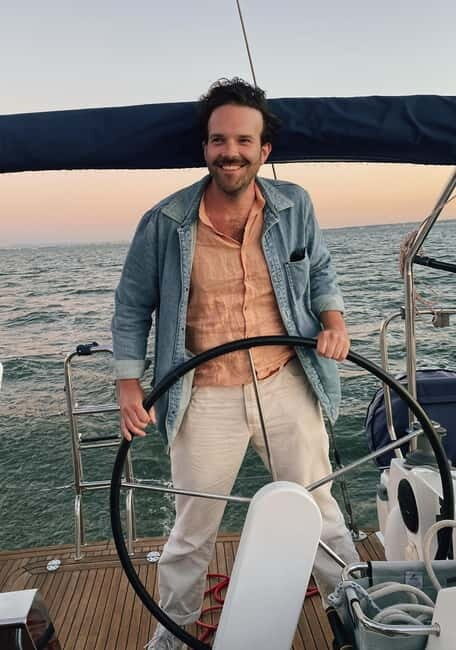 Lisbon: Sunset Sailing with Drinks and Snacks (2,5 hours) - Authentic Experiences and Traveler Opinions