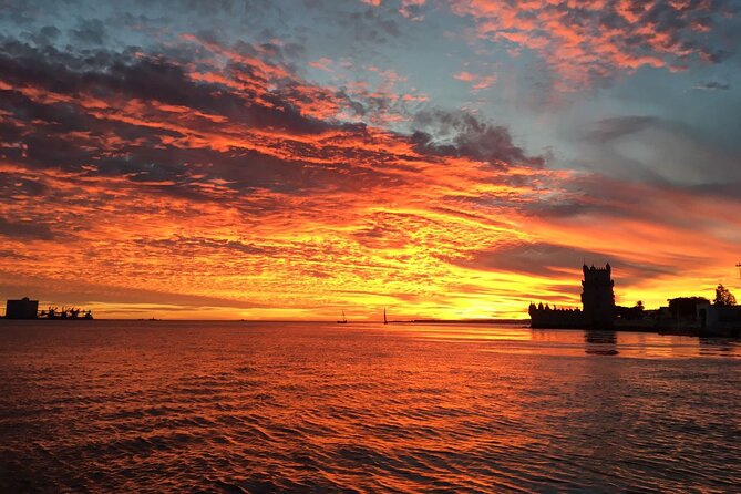 Lisbon Sunset Sailing With Portuguese Wine & History - Meeting and Departure Details