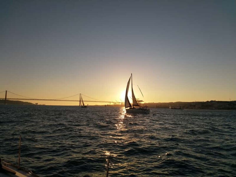 Lisbon: Sunset Tagus River Yacht Cruise with Drink - Exploring the Experience