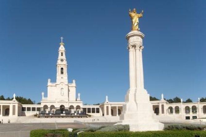 Lisbon Super Saver: 2-Day Sintra, Cascais, Fatima, Nazare and Obidos Small-Group Day Trips - Meeting Point