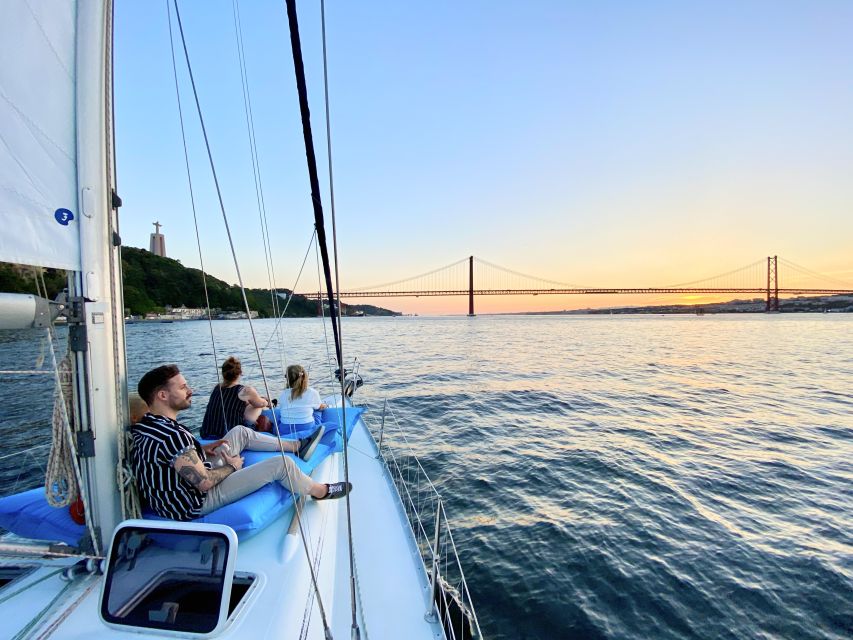 Lisbon: Tagus River Sunset Cruise With Drinks - Highlights